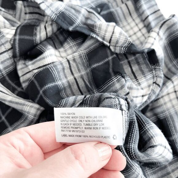 NWT Mossimo Supply Co. Womens Plaid Boyfriend Fit Button-up Shirt Black Gray XXL - Picture 3 of 9